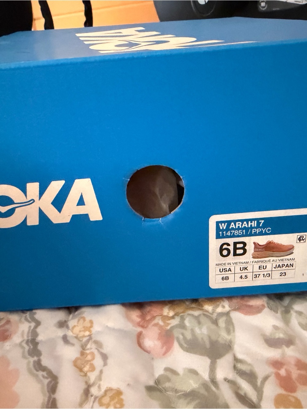 Hoka Blue Shoe Box with W ARAHI 7 Label